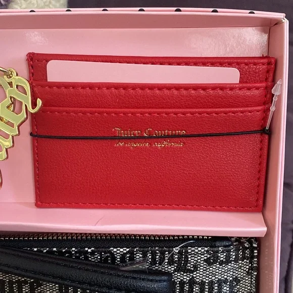 ❤️ ✨SALE!✨ Juicy Couture ‘Goth Stat’ Gift Set - Wristlet, Card Case, Keychain - Picture 2 of 8
